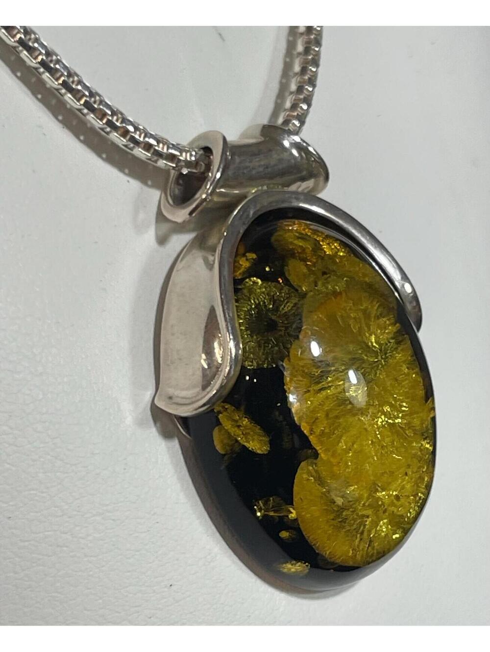 1990's Vintage Green Baltic Amber and Italian .925 Silver Pendant & Necklace